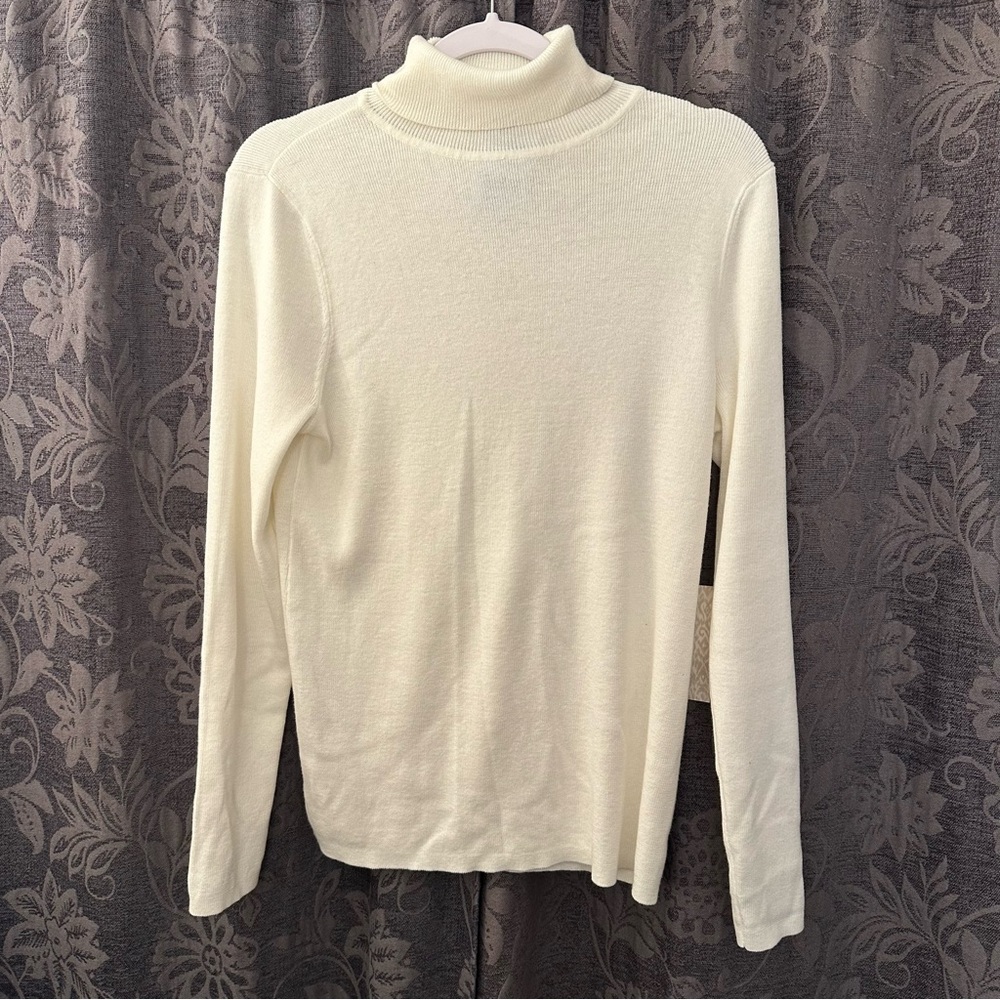 Chico’s Cream Lightweight Knit Turtleneck